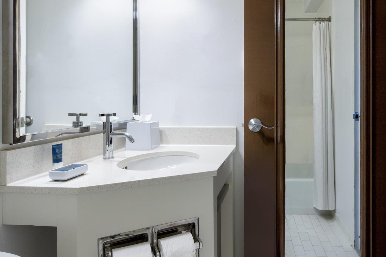 Four Points By Sheraton Houston Citycentre Екстериор снимка