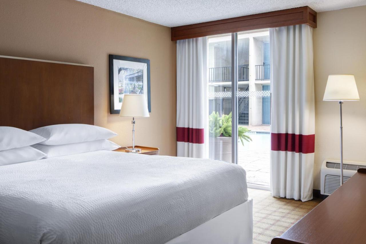 Four Points By Sheraton Houston Citycentre Екстериор снимка