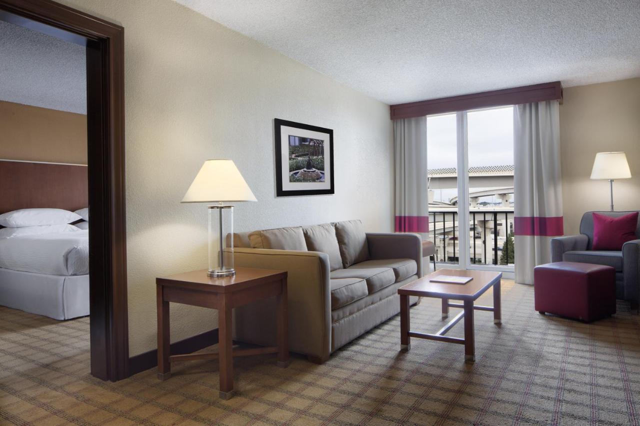 Four Points By Sheraton Houston Citycentre Екстериор снимка